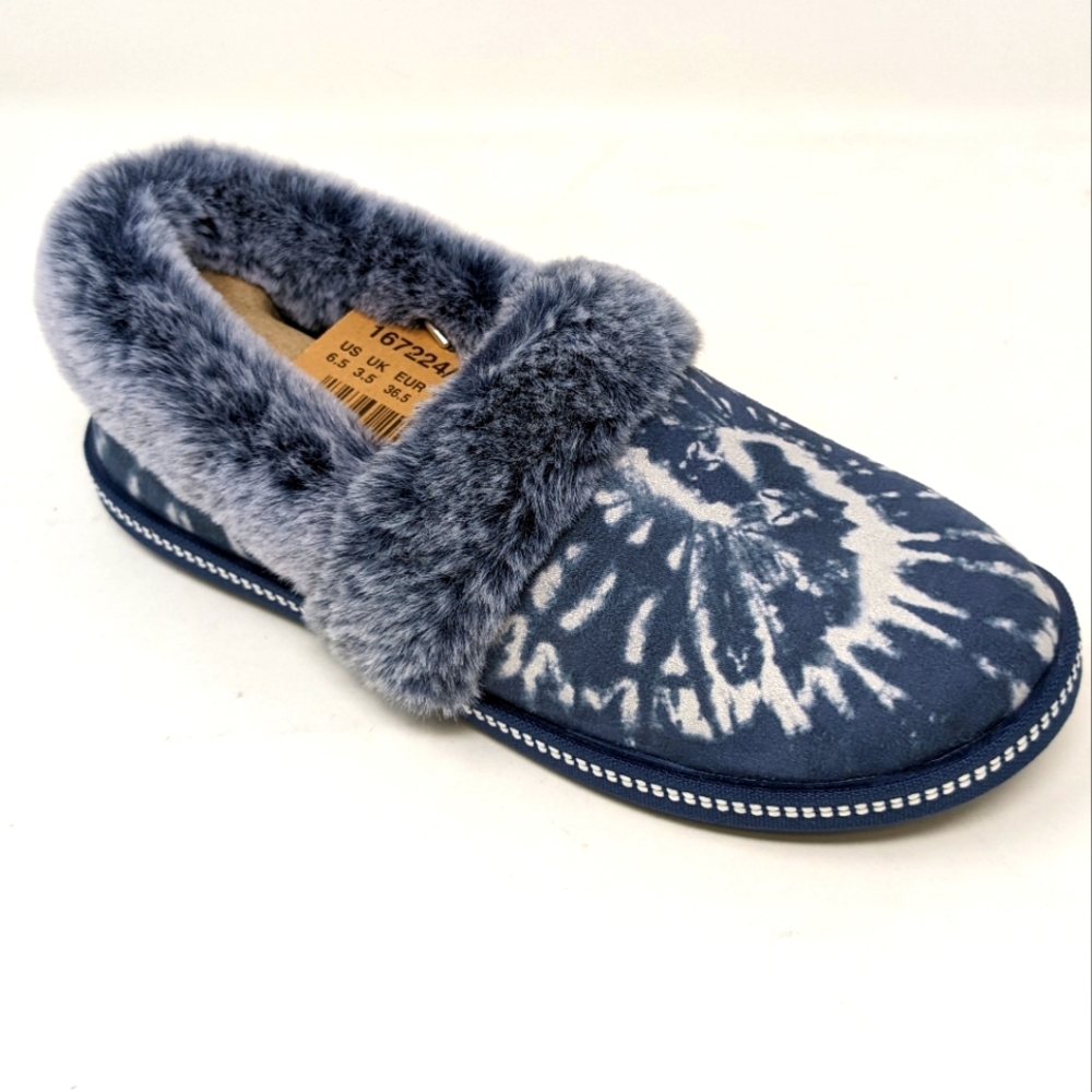 NIB. SKECHERS COZY CAMPFIRE SLUMBER PARTY INDOOR OUTDOOR SLIPPERS. Navy